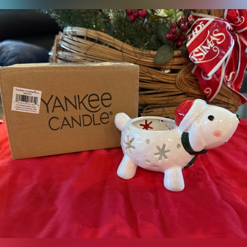 Yankee Candle Festive Puppy Votive Candle Holder and Candles